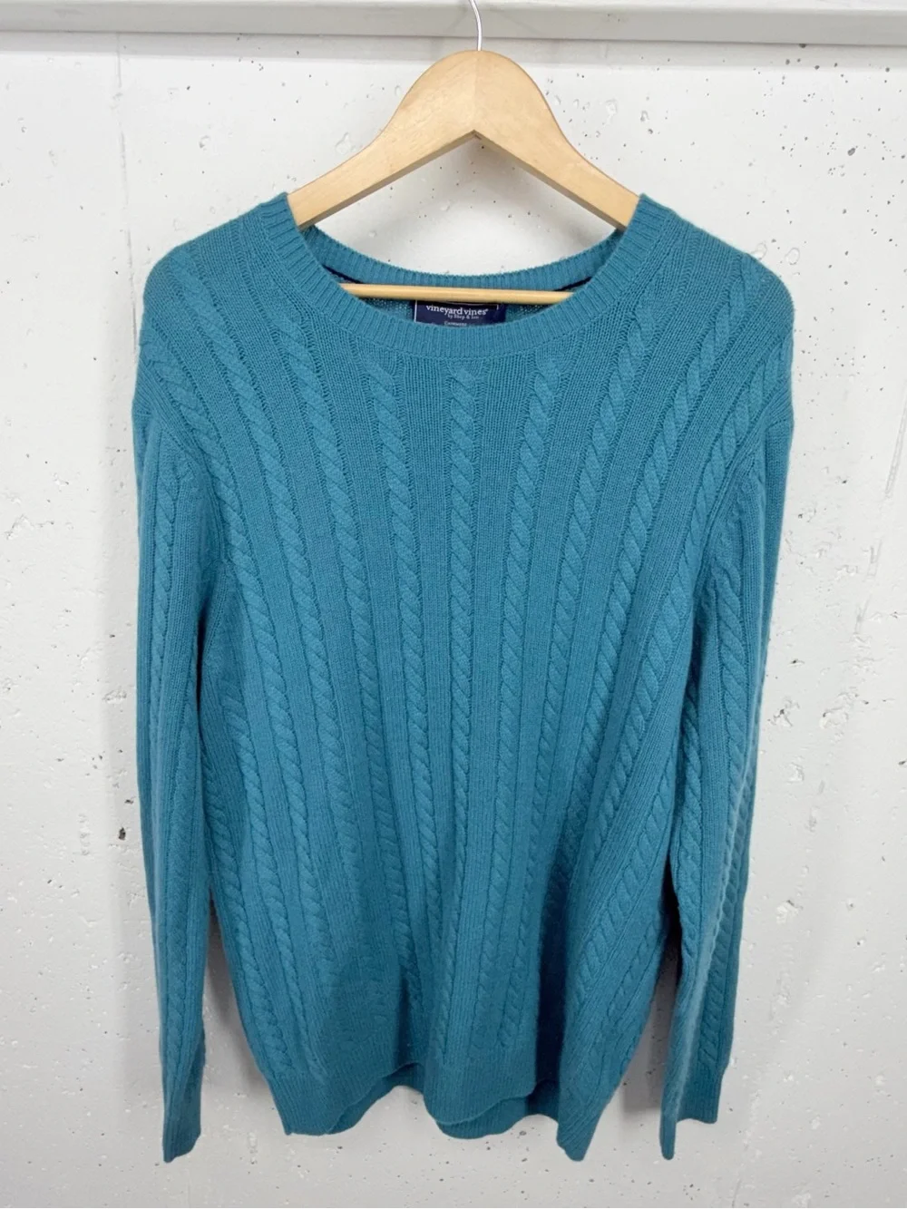 Vineyard Vines Men’s size Large Aqua Blue 100% Cashmere Sweater